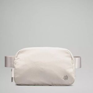 Lululemon Everywhere Belt Bag